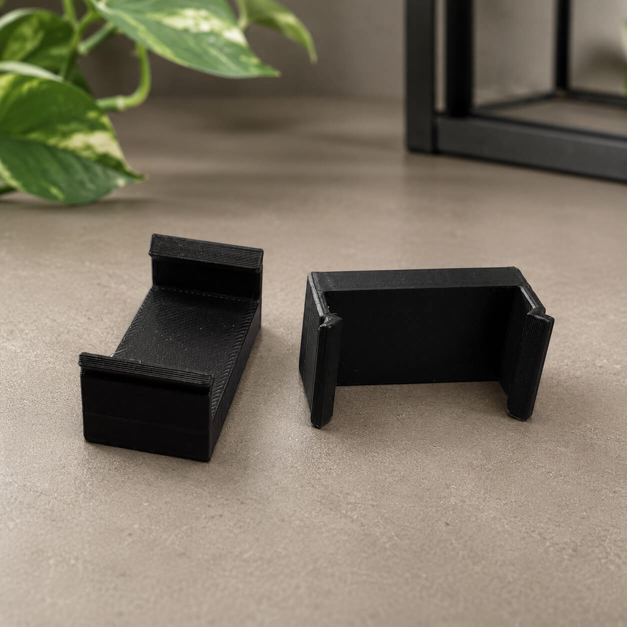 Magnetic T8 grow light mount in black for IKEA Milsbo and Fabrikör cabinets