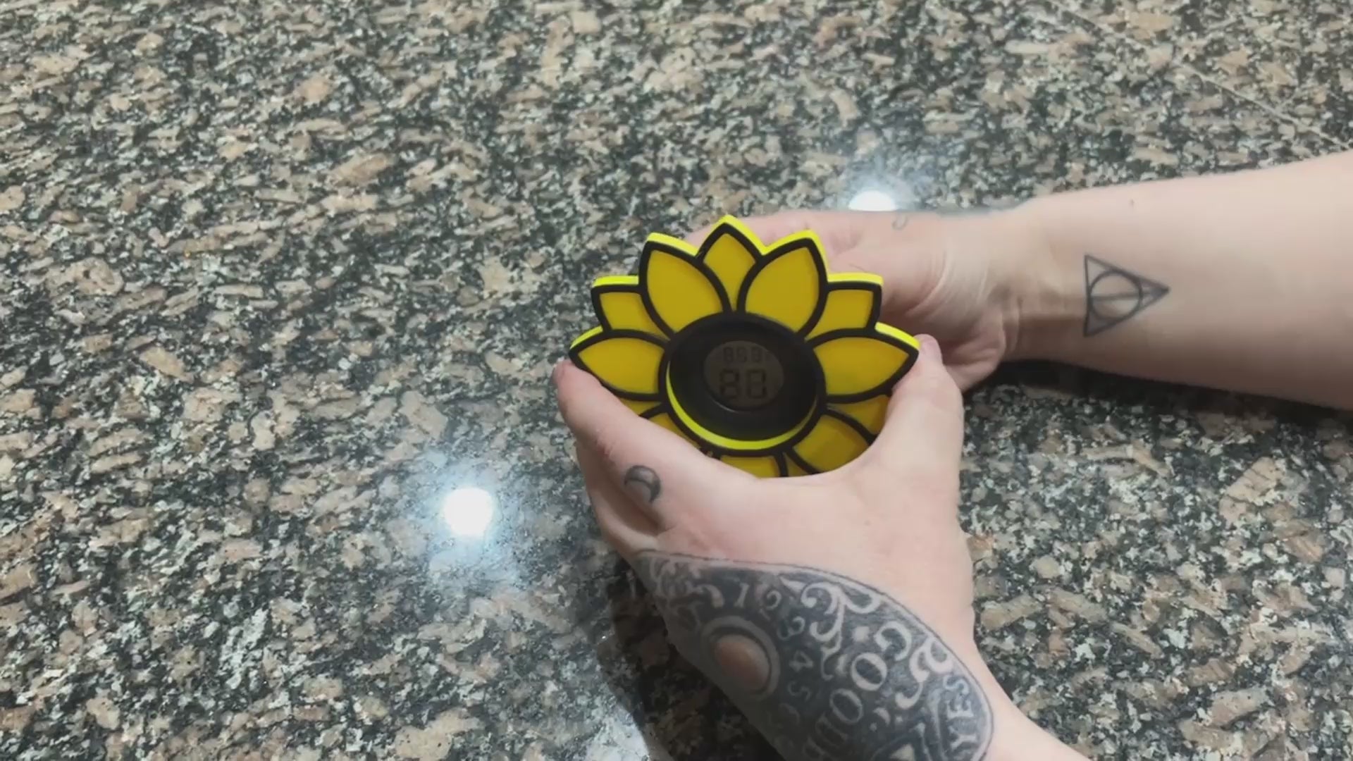 video demonstrating how the flower magnet works