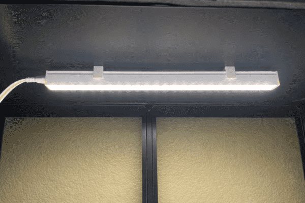 Barrina T5 magnet mount with light