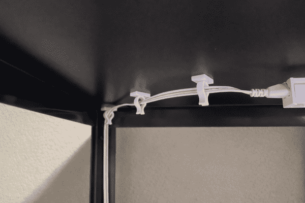 Magnetic Cord Managment With Light